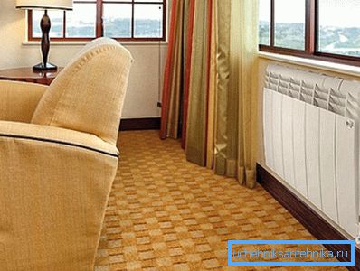 Aluminiumbatteri passer perfekt inn i det moderne interiøret. Aluminiumbatteri passer perfekt inn i det moderne interiøret.