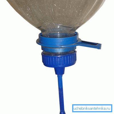 Flasken kan utstyres med en fabrikkdispenser. Flasken kan utstyres med en fabrikkdispenser.