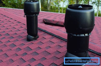 Deflektoren er utstyrt med begge ventilasjonsrør. Deflektoren er utstyrt med begge ventilasjonsrør.