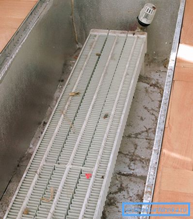 For installasjon av frittliggende enheter må du utstyre en spesiell nisje For installasjon av frittliggende enheter må du utstyre en spesiell nisje