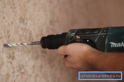 For å lage hull i veggen er det bedre å bruke et slag For å lage hull i veggen er det bedre å bruke et slag