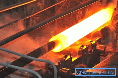 For å lage tykkveggede produkter med denne diameteren benyttes metoden for varmtvalset metall, noe som betyr at ferdige produkter ikke vil ha noen sømmer i det hele tatt. For å lage tykkveggede produkter med denne diameteren benyttes metoden for varmtvalset metall, noe som betyr at ferdige produkter ikke vil ha noen sømmer i det hele tatt.
