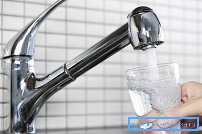 En tilstrekkelig mengde H2O må tilveiebringes for å skape behagelige levekår. En tilstrekkelig mengde H2O må tilveiebringes for å skape behagelige levekår.
