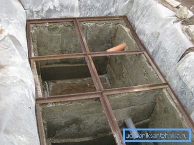 To-kammer septiktank under badet