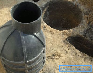 Foto plastisk caisson nær gropen Foto plastisk caisson nær gropen