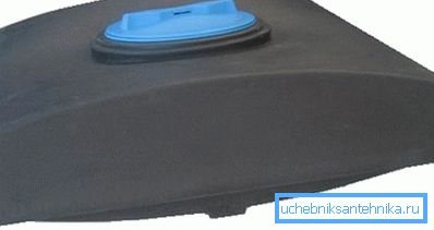 Bilde av en flat tank for en sommerdusj Bilde av en flat tank for en sommerdusj
