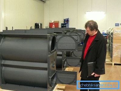 Bilder av moderne brennstoffkomfurer med lang brenntid Bilder av moderne brennstoffkomfurer med lang brenntid