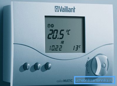 Bilde av termostaten som styrer kjelenes drift Bilde av termostaten som styrer kjelenes drift