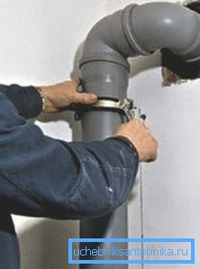 Bilder av installasjon av plastrørrør Bilder av installasjon av plastrørrør