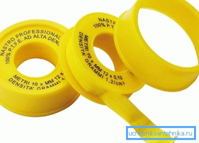 Fum-tape - det vanligste materialet for gjengede tilkoblinger av radiatorer Fum-tape - det vanligste materialet for gjengede tilkoblinger av radiatorer