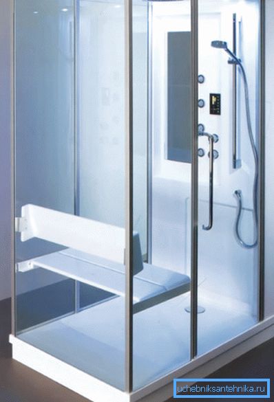 Hytter med hamam bør gi høy tetthet, pluss for å gjøre det, bør det være en benk inne Hytter med hamam bør gi høy tetthet, pluss for å gjøre det, bør det være en benk inne