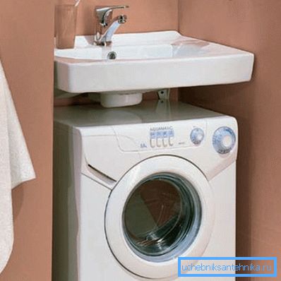 Hvordan kan en vaskemaskin installeres under vasken på badet Hvordan kan en vaskemaskin installeres under vasken på badet