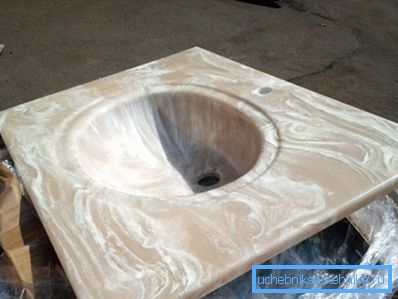 Porselen fliser kan produseres med imitasjon av onyx, marmor og andre dyre naturlige materialer. Porselen fliser kan produseres med imitasjon av onyx, marmor og andre dyre naturlige materialer.