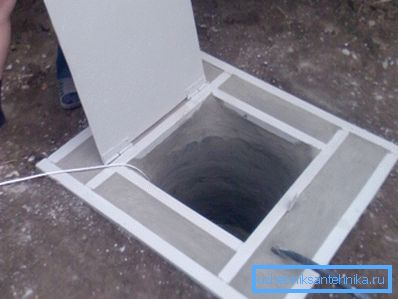 Caisson fra betong med luken Caisson fra betong med luken