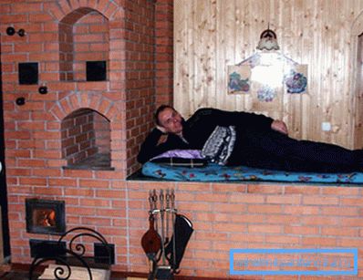 Brick komfyr med komfyr benk Brick komfyr med komfyr benk