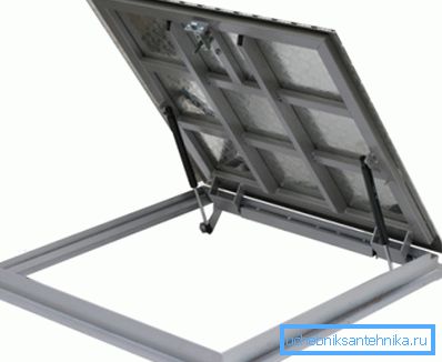 En firkantet aluminiumprøve tåler en last på 200 kg. En firkantet aluminiumprøve tåler en last på 200 kg.
