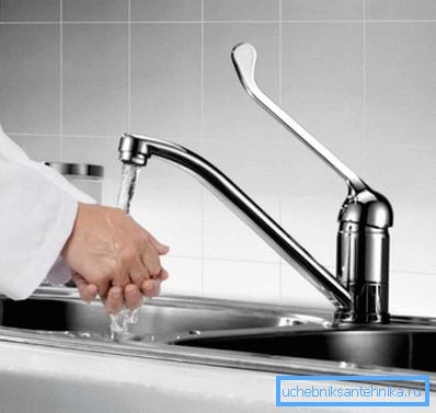 Elbow benk mixer for funksjonshemmede Elbow benk mixer for funksjonshemmede