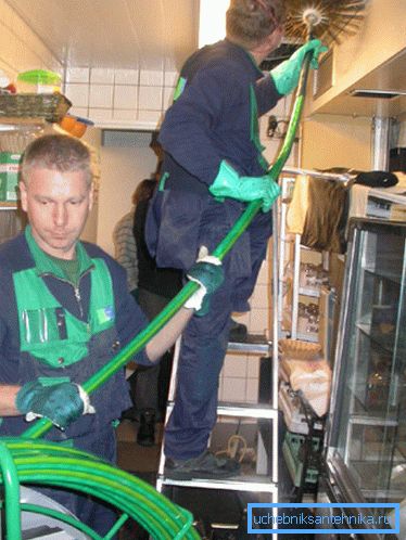 Amatørfoto, prosessen med å rense ventilasjonskanalen Amatørfoto, prosessen med å rense ventilasjonskanalen