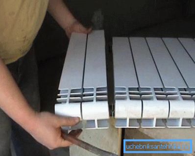 Bildet viser hvordan du fjerner delen fra aluminiums radiatoren. Bildet viser hvordan du fjerner delen fra aluminiums radiatoren.
