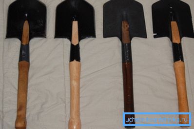 Bildet viser en spade for graving av gruven. Bildet viser en spade for graving av gruven.