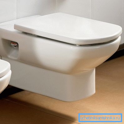 På bildet: Et slikt system har et minimum av nyttig plass på badet, noe som er svært viktig i små områder. På bildet: Et slikt system har et minimum av nyttig plass på badet, noe som er svært viktig i små områder.