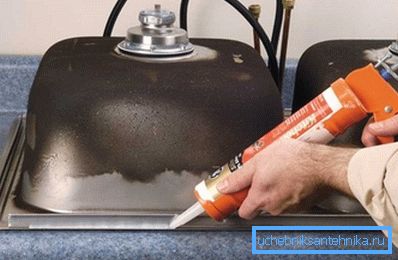 På bildet - gjør-det-selv rustfritt stål vask installasjon På bildet - gjør-det-selv rustfritt stål vask installasjon