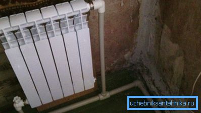 Hjørneprodukter er installert på rørledninger. Hjørneprodukter er installert på rørledninger.