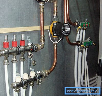 Pumpen settes vanligvis på returlinjen. Pumpen settes vanligvis på returlinjen.