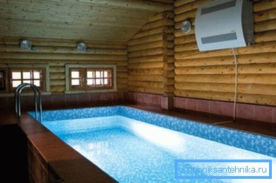 Veggmontert luft tørketrommel i privat basseng. Veggmontert luft tørketrommel i privat basseng.