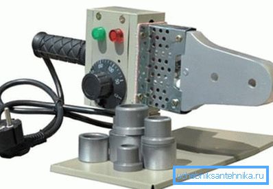 Utstyr med en temperaturregulator er den mest praktiske, men for en engangsbruk er denne funksjonen ikke grunnleggende. Utstyr med en temperaturregulator er den mest praktiske, men for en engangsbruk er denne funksjonen ikke grunnleggende.