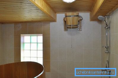 Vanligvis ligger badet i et eget rom. Vanligvis ligger badet i et eget rom.