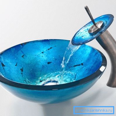 Den opprinnelige utformingen av slike produkter er noen ganger fantastisk og lar designen bli hovedelementet i rommet. Den opprinnelige utformingen av slike produkter er noen ganger fantastisk og lar designen bli hovedelementet i rommet.