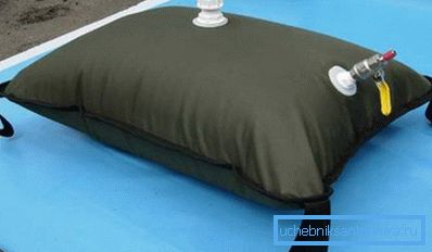 Bærbar elastisk vanntank. Bærbar elastisk vanntank.