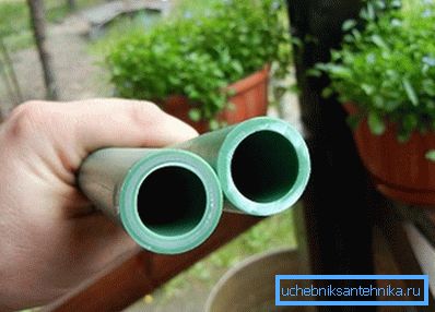 Plastsystemer har nesten det samme utseendet og er bare forskjellig i merking. Plastsystemer har nesten det samme utseendet og er bare forskjellig i merking.