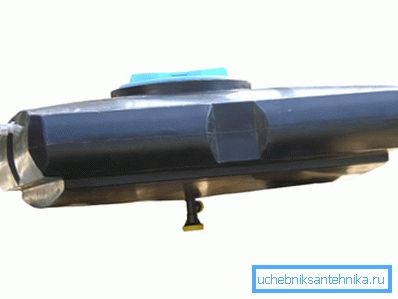 Plastbeholder med integrert vannkanne Plastbeholder med integrert vannkanne