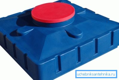 Flat vann tank for en dusj. Flat vann tank for en dusj.