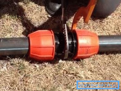 HDPE rør og beslag for sommervannforsyning i forstadsområdet HDPE rør og beslag for sommervannforsyning i forstadsområdet