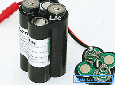 Normale batterier vil gjøre. Normale batterier vil gjøre.