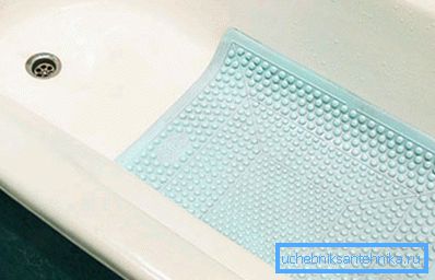 Legger på bunnen av badet. Legger på bunnen av badet.