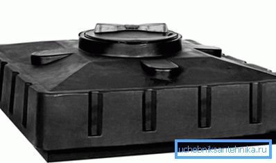 Polymer tank for en dusj til hytta med oppvarming Polymer tank for en dusj til hytta med oppvarming
