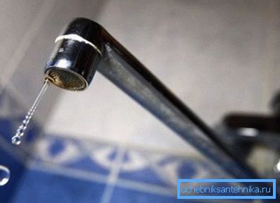 Ved alvorlige avvik fra hygieniske normer stopper vannforsyningen. Ved alvorlige avvik fra hygieniske normer stopper vannforsyningen.