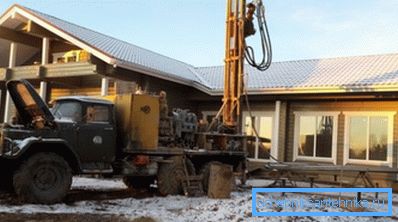 Prosessen med boring av brønnen. Prosessen med boring av brønnen.