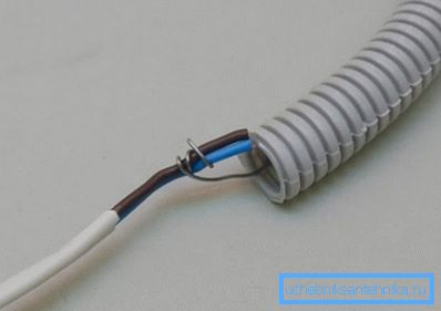 Broach med tilkoblet ledning Broach med tilkoblet ledning