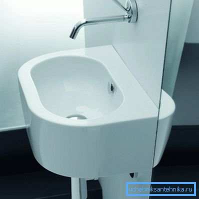 Vask til bad uten åpning under Kerasan Flo-blanderen Vask til bad uten åpning under Kerasan Flo-blanderen