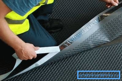 Selvklebende vanntett. Selvklebende vanntett.