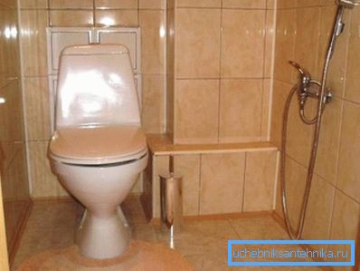 Kran med hygienisk dusj for bidet i eget bad Kran med hygienisk dusj for bidet i eget bad