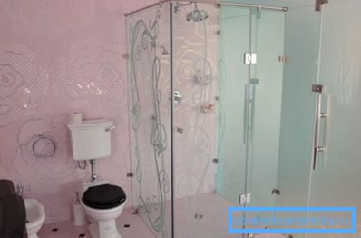 Glass i utformingen av badet Glass i utformingen av badet