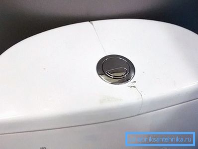 Sprekk på tankdekselet Sprekk på tankdekselet