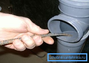 Kabelen kan også brukes når du blokkerer stigerøret. Kabelen kan også brukes når du blokkerer stigerøret.
