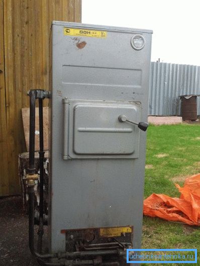Massiv brennstoffkoker med gassbrenner installert Massiv brennstoffkoker med gassbrenner installert
